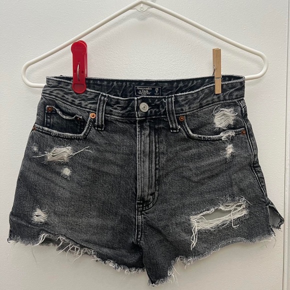 Abercrombie & Fitch Annie High Rise Shorts Distressed - Picture 1 of 3